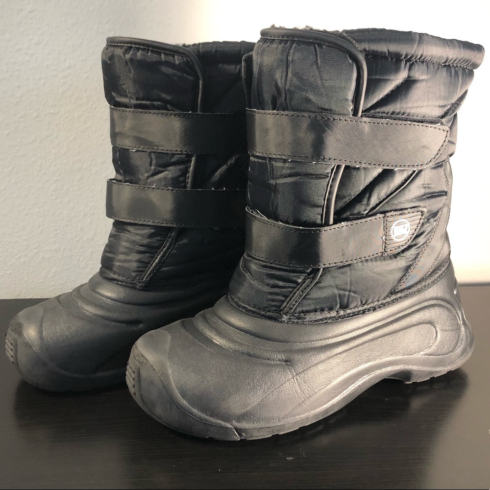 Rugged outback winter boots big kids Sz 6